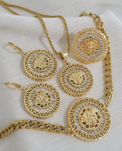 سرویس ورساچه طلایی برنجی با طراحی لوکس