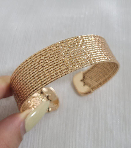 دستبند چفتی کارتیه ژوپینگ | بافت ظریف زنانه