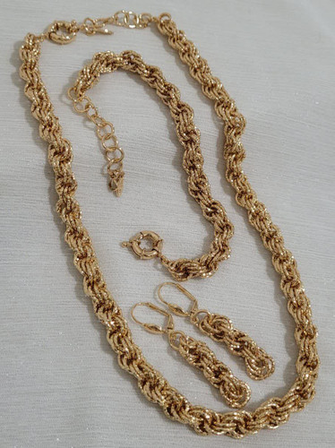 سرویس حلقهای دریم با زنجیر بافت طنابی منسجم و نگینکاری ظریف در بافتها